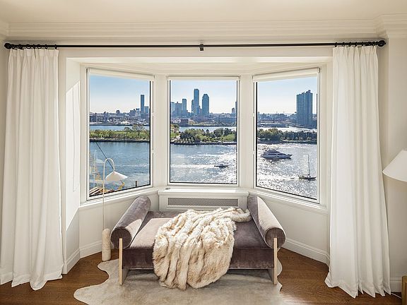 4th image of 435 E 52nd St #10G