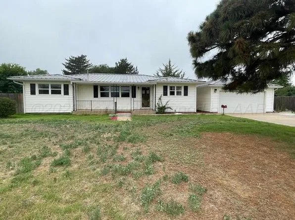 1118 Norman Ave, Dalhart, TX 79022