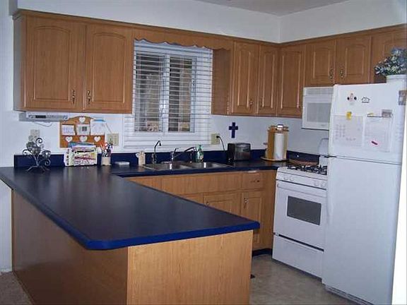 4th image of 5425 Helena Ave