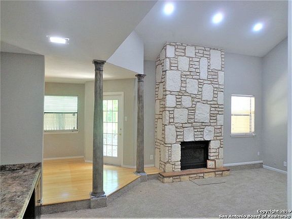 3rd image of 8563 Echo Creek Ln