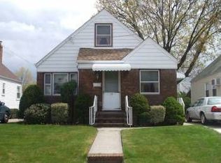 19 N Waldinger St, Valley Stream, NY 11580