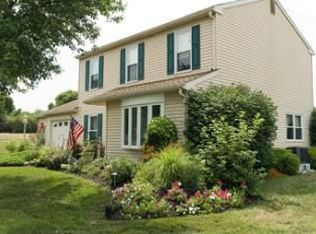 320 Stormfield Dr, Harleysville, PA 19438