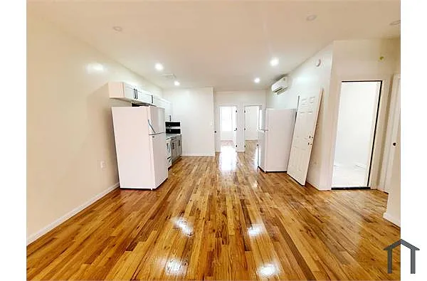 Building Photo - 2710 Decatur Ave #2