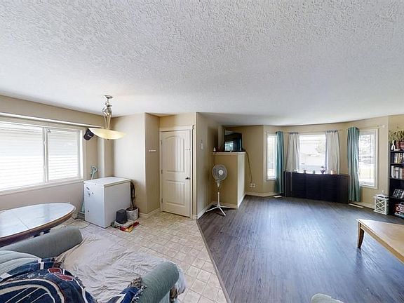 5th image of 9334 Lakeland Dr #B