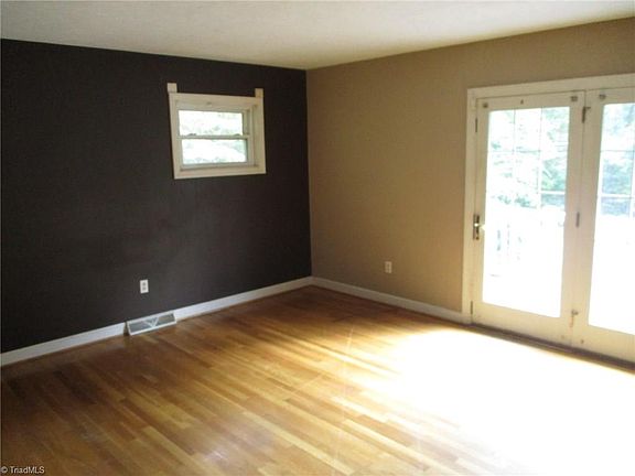 4th image of 619 Franklin Dr