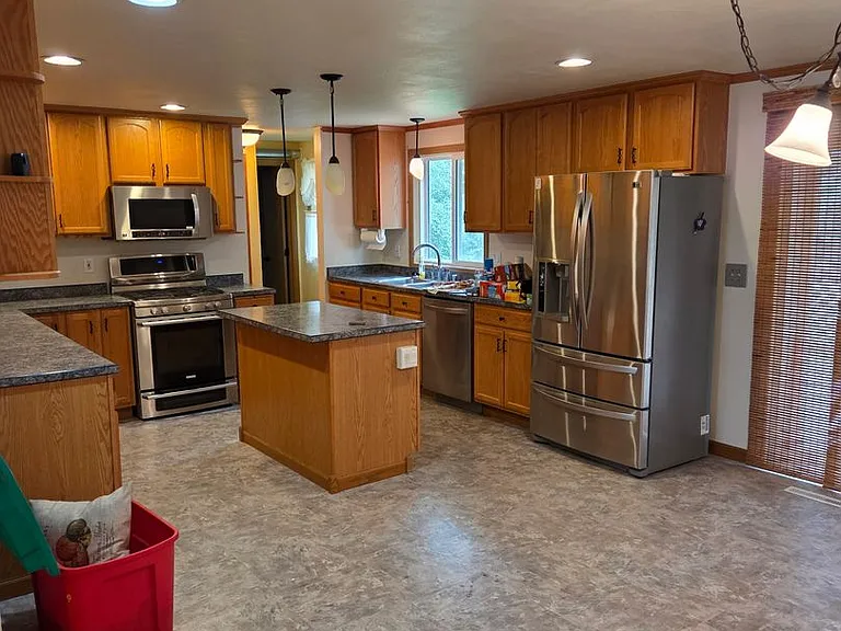 2425 3rd St NW — Photo 9