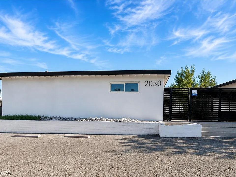 2030 Sunrise Ave #2