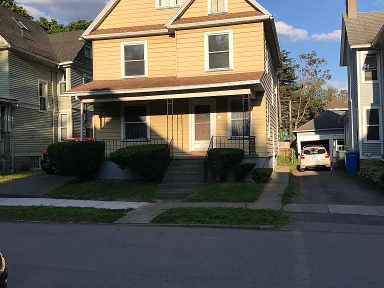 60 Edmonds St — Photo 2