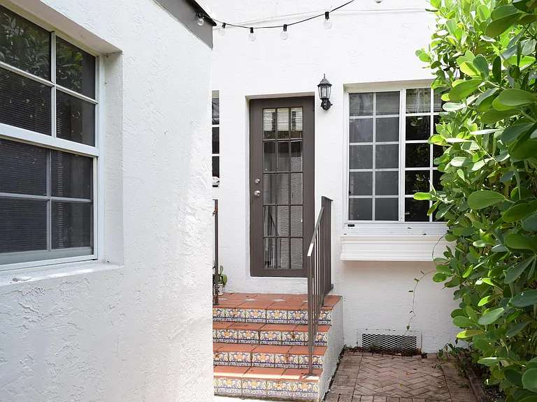 15 Madeira Ave #8 — Photo 13