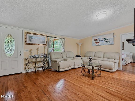 4th image of 8716 Old Forest Drive NE