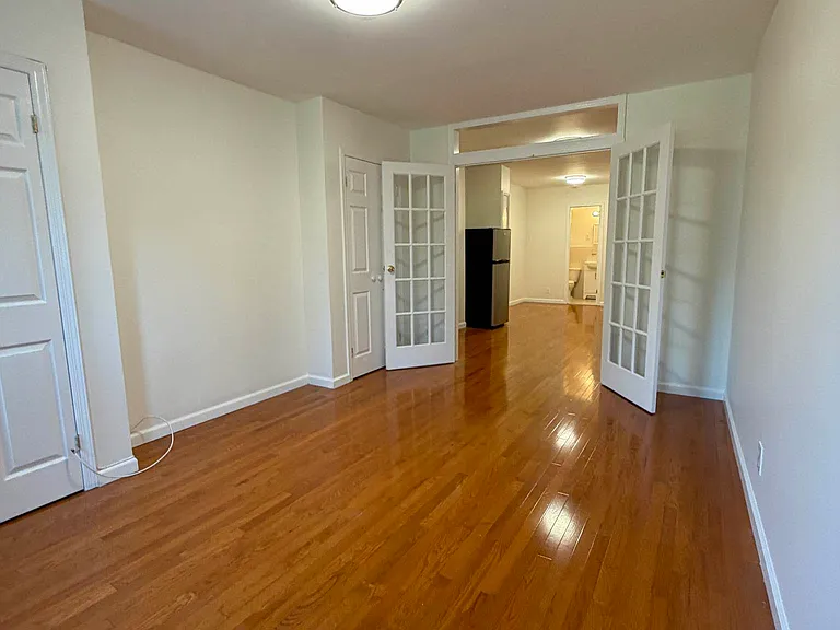 328 E 11th St #12 — Photo 6