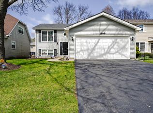 1109 Needham Rd, Naperville, IL 60563