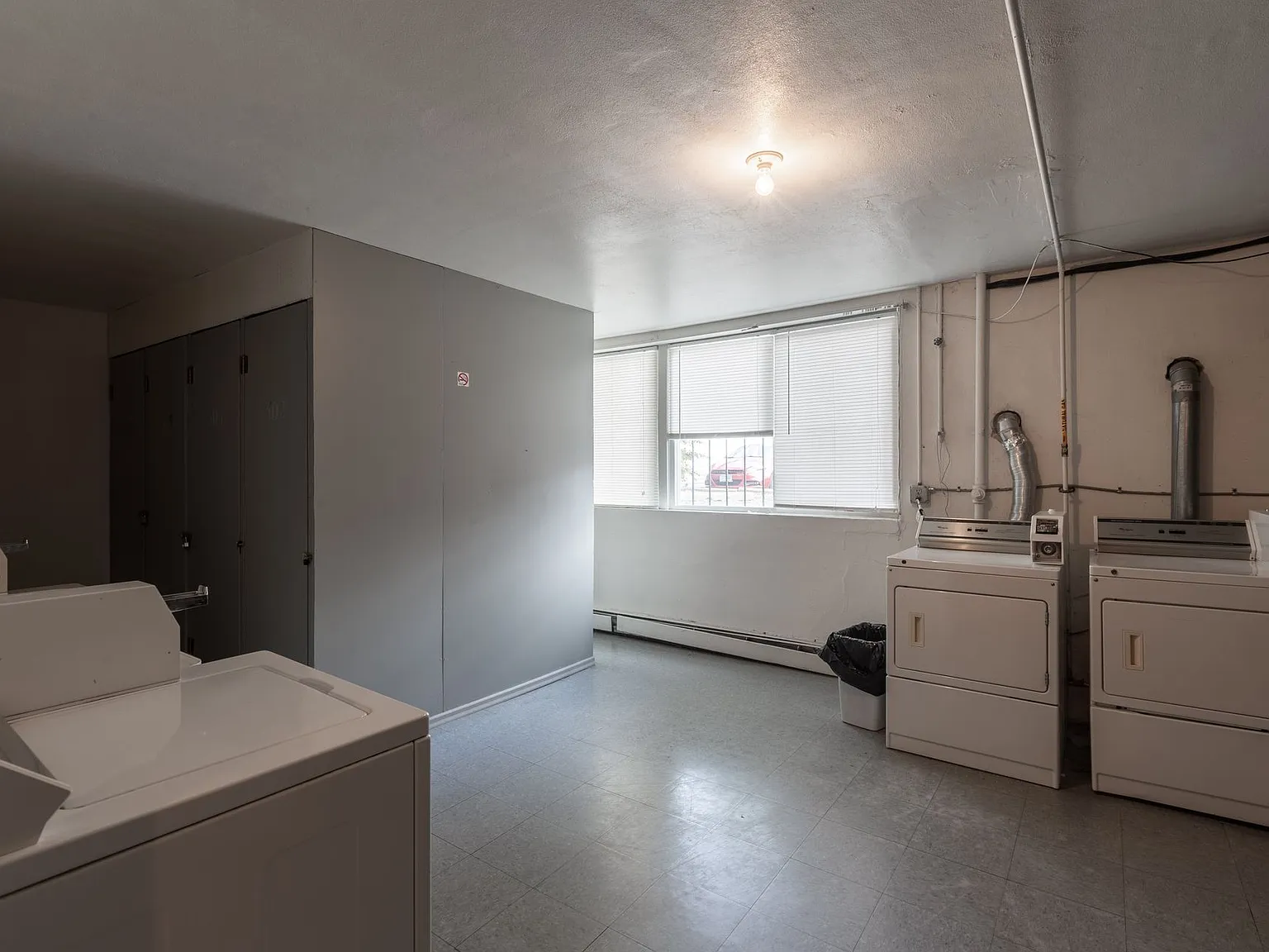 3033 James Ave S — Photo 4