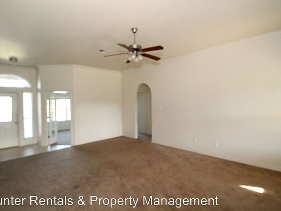 2nd image of 3202 Sherwood Forest Dr