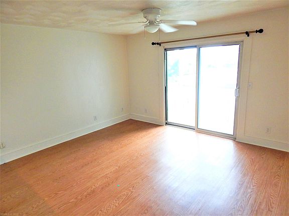 3rd image of 1400 Seneca Dr APT H