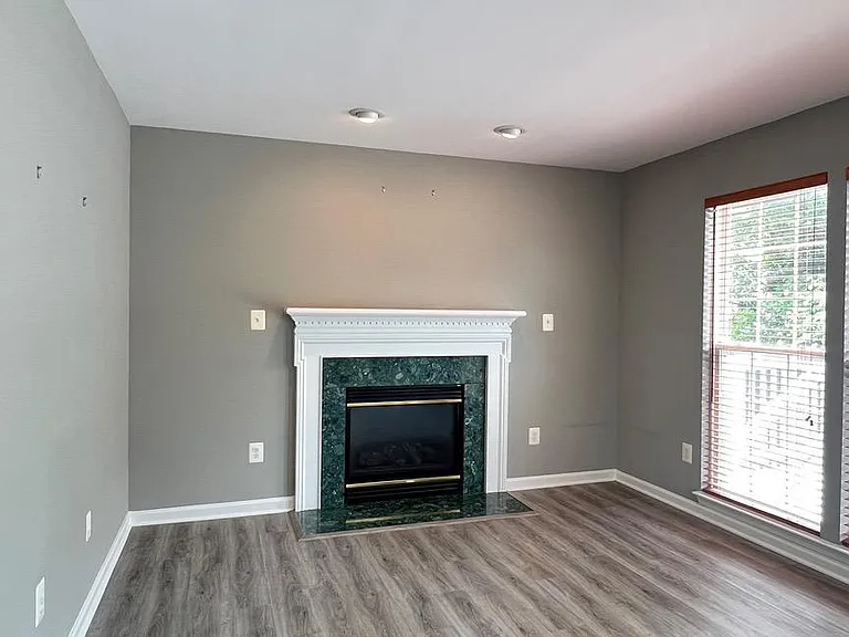16 Emerald Dr — Photo 10