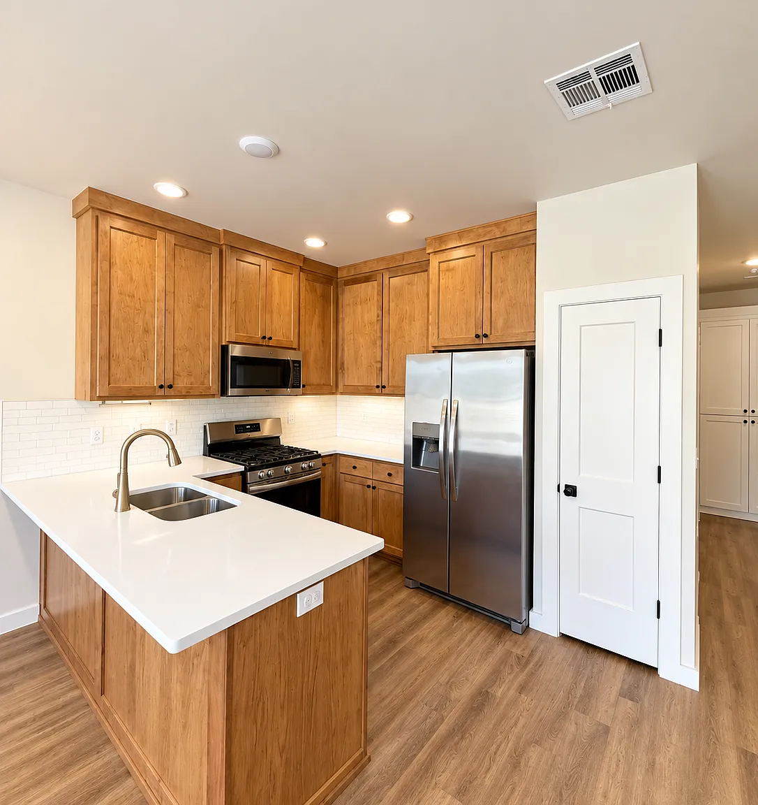 3 bed, 2.5 bath, 1414 sqft, $1,895 — Photo 3