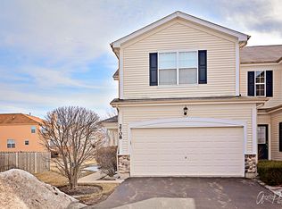 2708 Kendall Xing #2708, McHenry, IL 60051