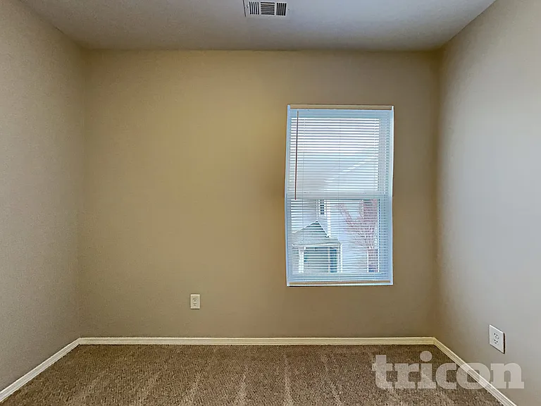 4560 Stone Mountain Dr — Photo 17