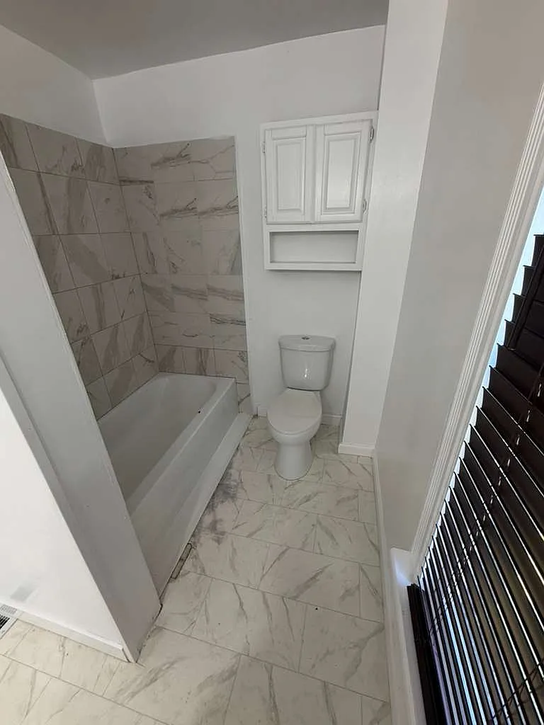 3 bed, $1,800 — Photo 3