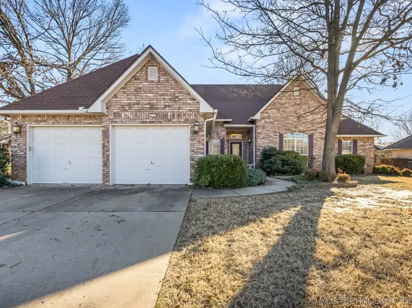 610 W 37th St, Sand Springs, OK 74063