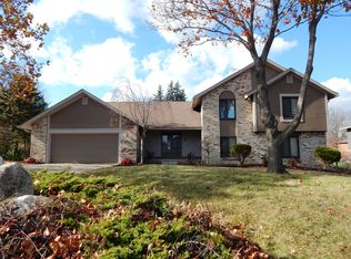 5152 Vincennes Ct, Bloomfield Hills, MI