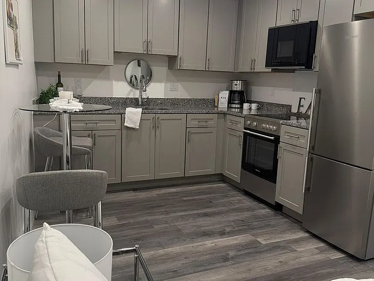 585 ESSEX STREET — Photo 30