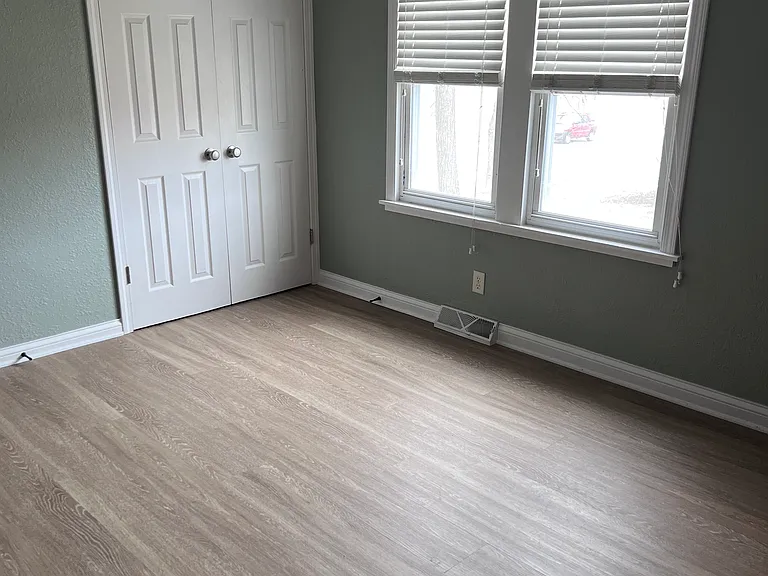 Dining area (brand new flooring)