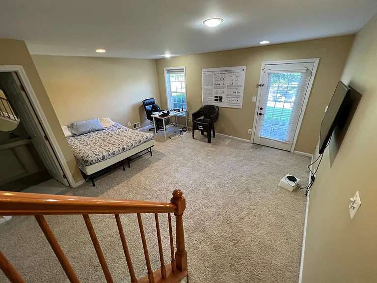555 Coventry Dr — Photo 22