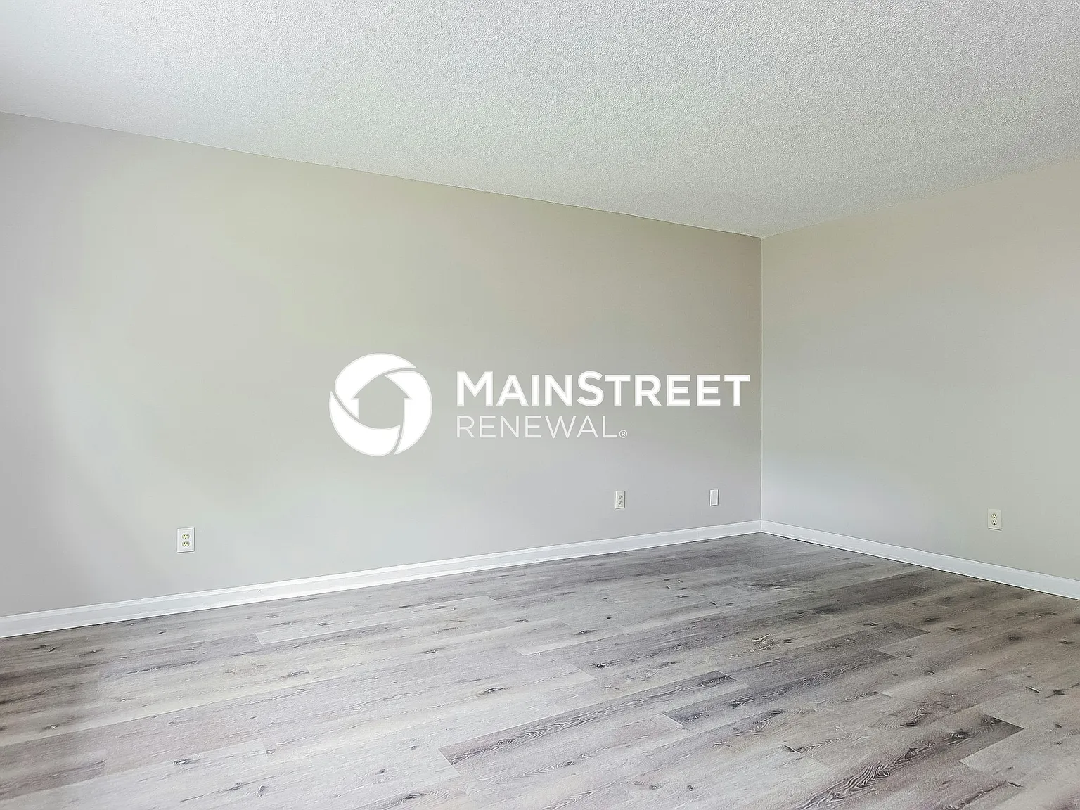 413 Pineland Ave — Photo 3