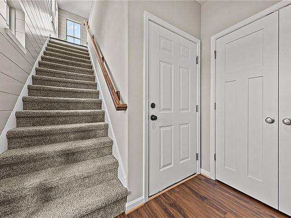 2nd image of 1402 Watermark Way