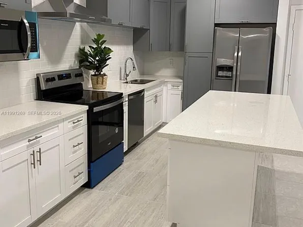 9346 S Belfort Cir #215, Fort Lauderdale, FL 33321