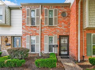 10381 Briar Forest Dr, Houston, TX 77042