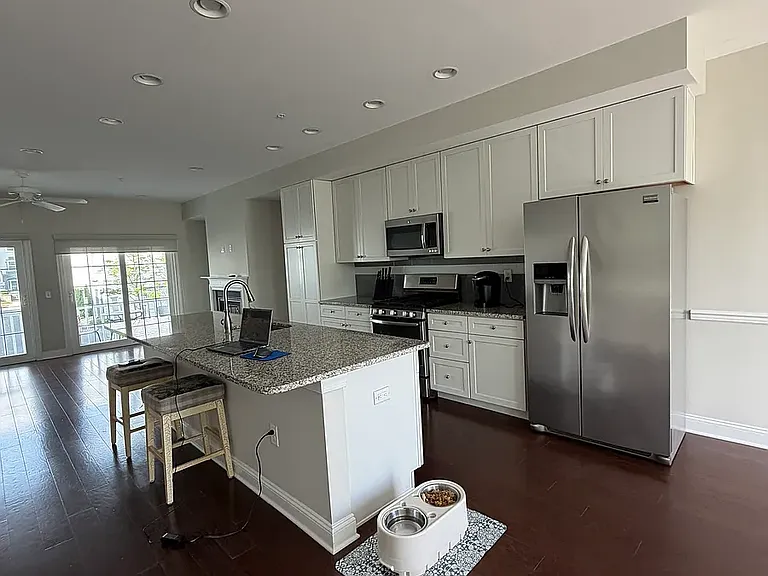 405 Monroe Ave — Photo 4