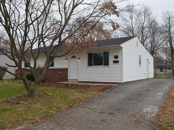 4th image of 1674 Burlington Ave