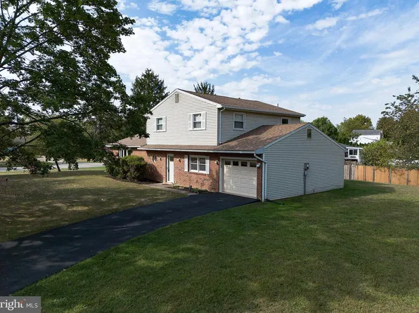 498 Allegheny Dr, Harrisburg, PA 17112