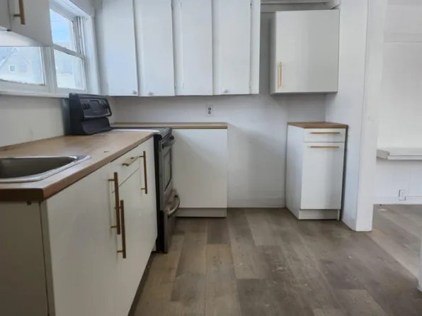 25 6th St, Glace Bay, NS B1A 4J8