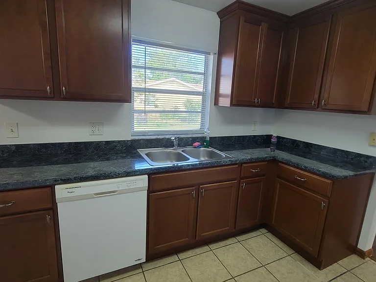 1646 W Paradise Ln — Photo 8