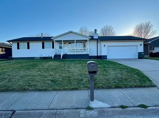 1521 Apache Ave, Hastings, NE 68901
