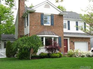 178 Wetherill Rd, Garden City, NY 11530