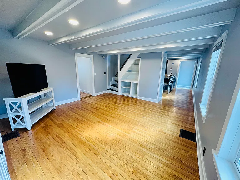 21 Union St #B — Photo 5
