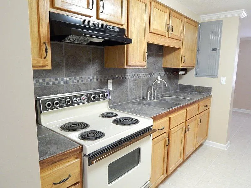 3 bed, 1400 sqft, $1,600 — Photo 4