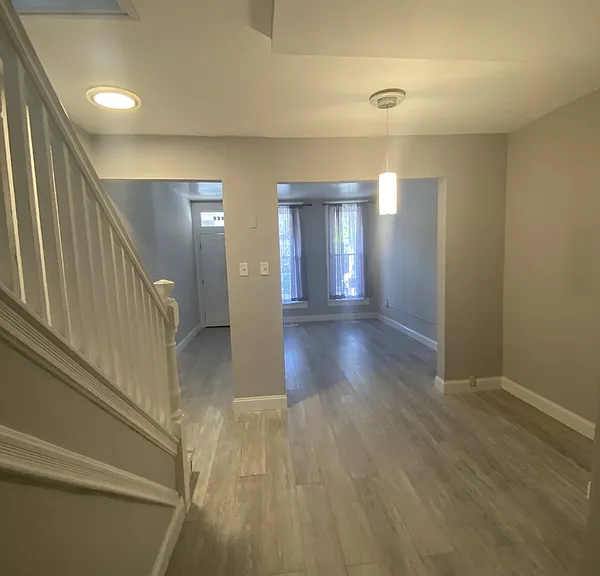 424 Ilchester Ave — Photo 6