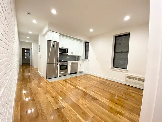 Rented by EastMount Realty LLC | media 22