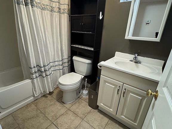 4th image of 250 Soundview Rd #2