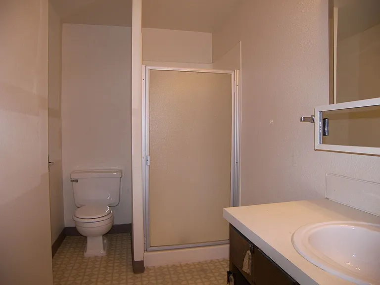 8775 SW Locust St #1-14 — Photo 7