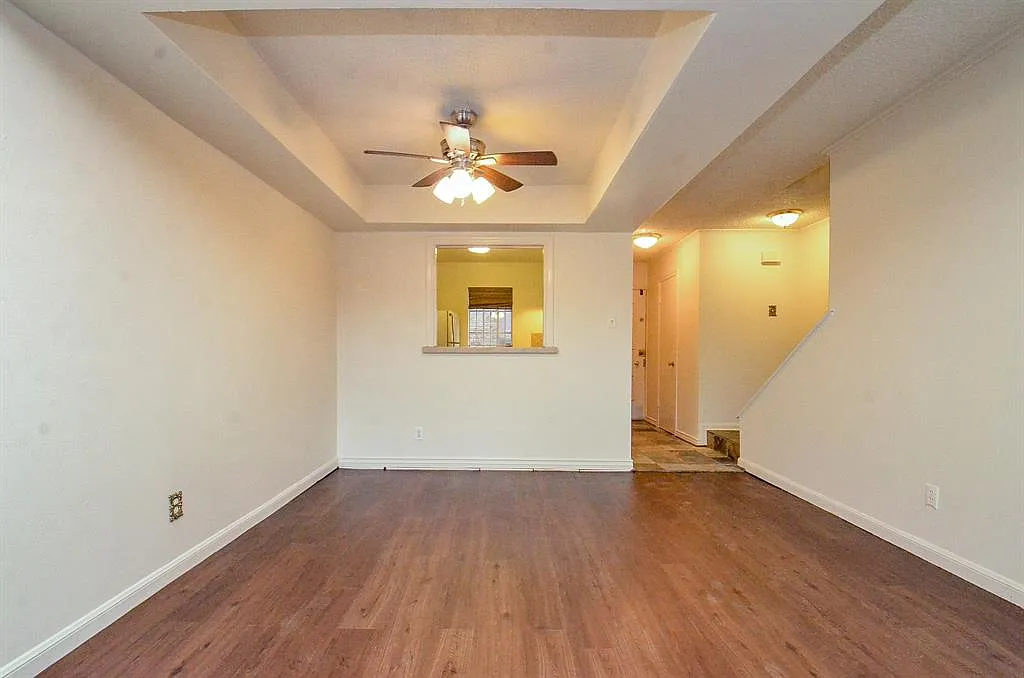 2 bed, 2.5 bath, 1388 sqft, $2,000 — Photo 1