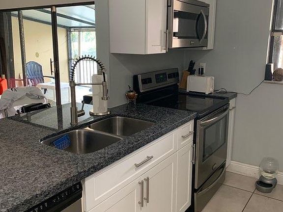 5th image of 15884 Kilmarnock Dr