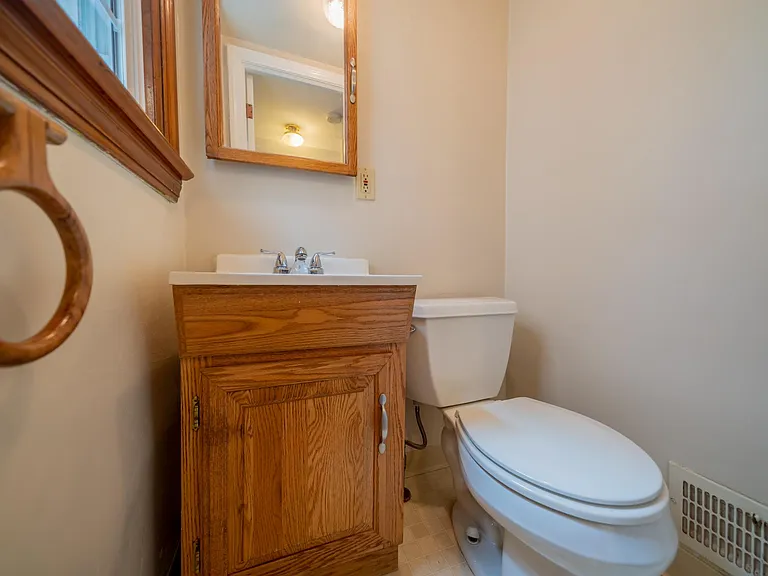 1200 Brentwood Rd — Photo 15