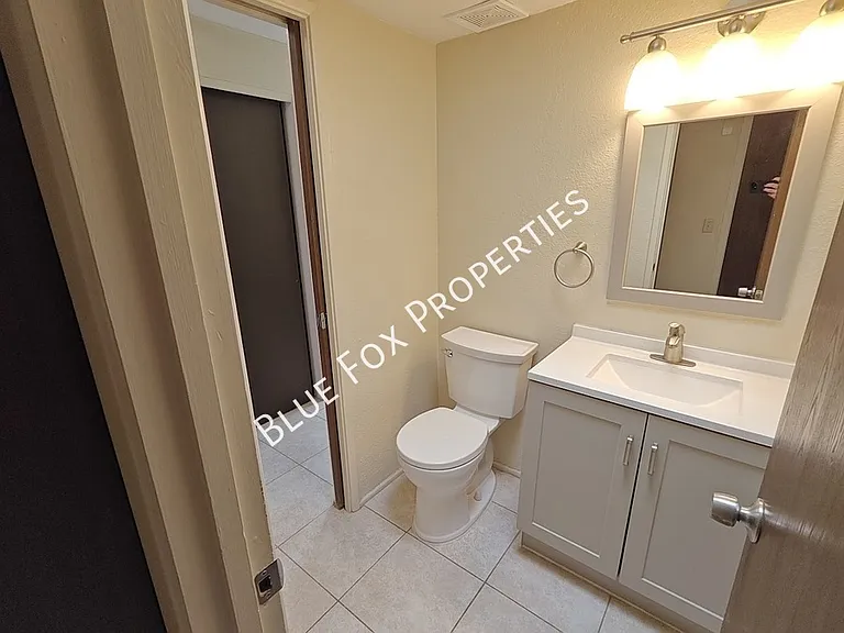 2618 S Camino Seco — Photo 31